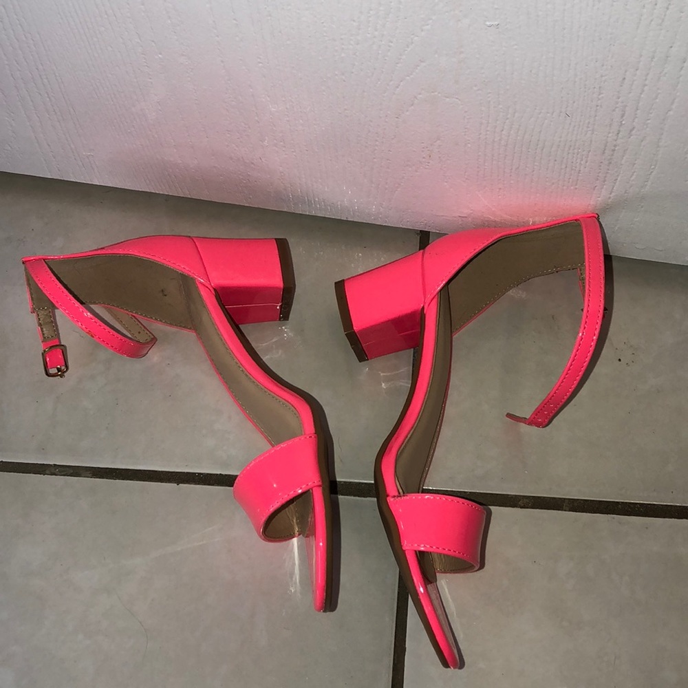 heels - Picture 4 of 4